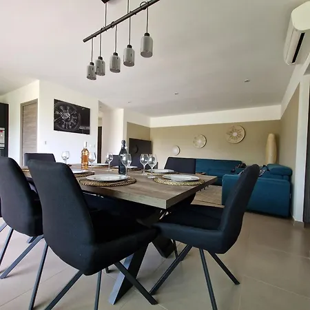 Alvalmax Villa *